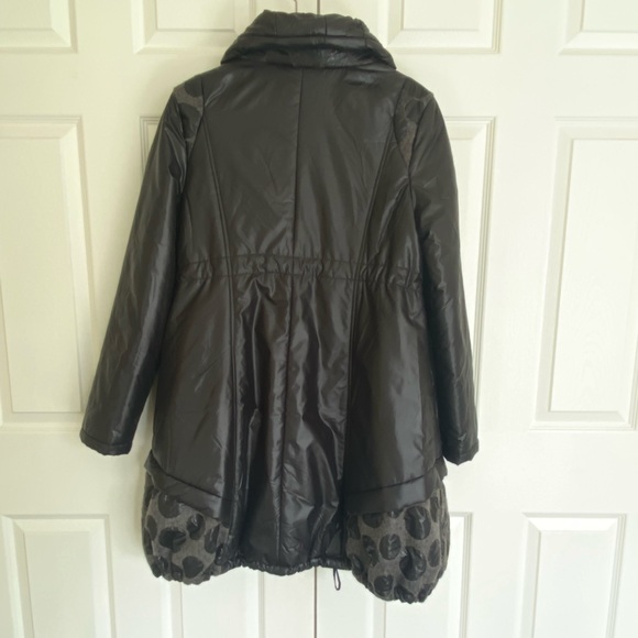 Tara Vao puffy Jacket - Picture 8 of 13